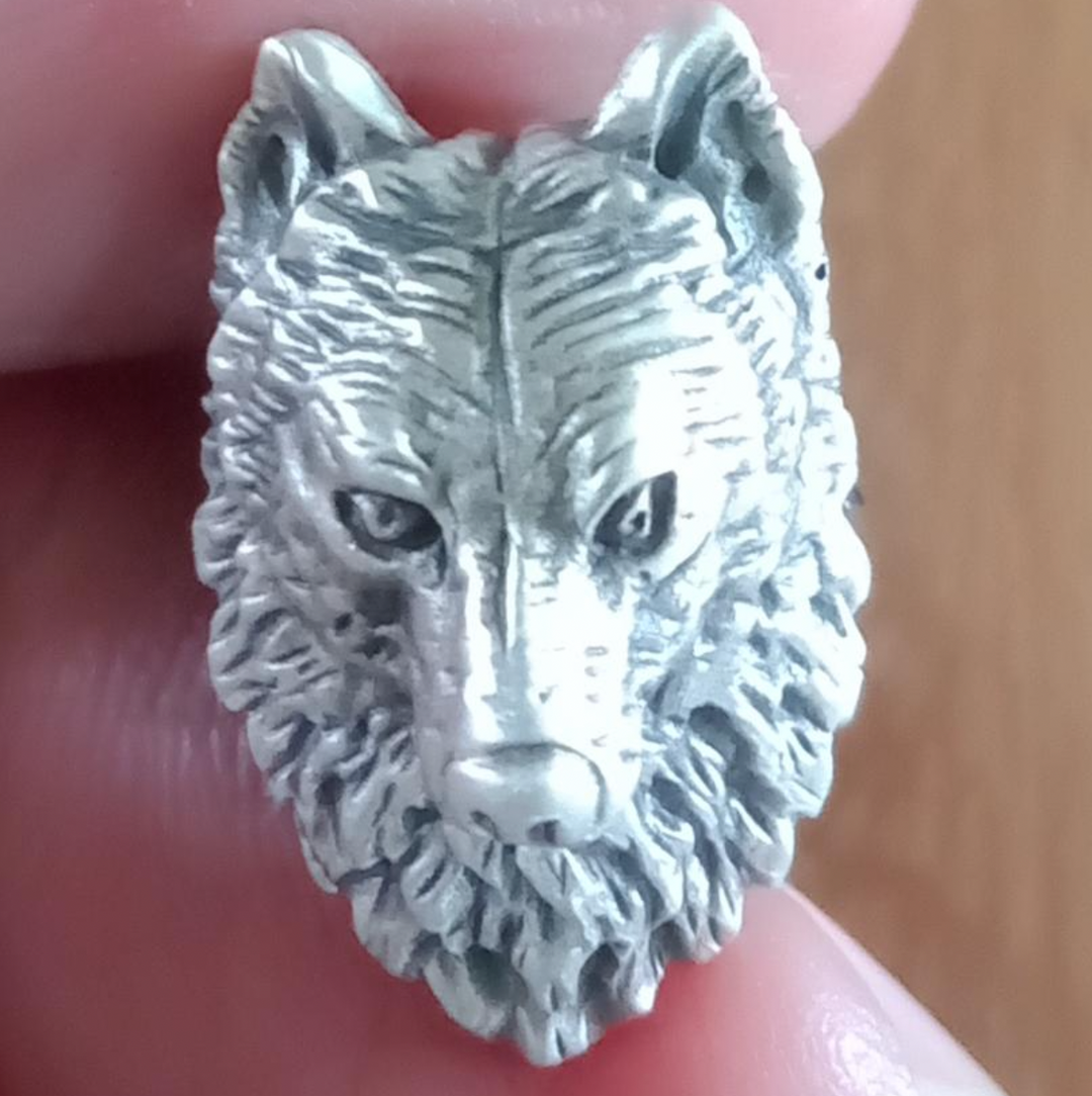 Wolf Pin - Silver Oxy